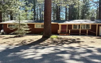 CYH0822 - Pinter Pines Retreat