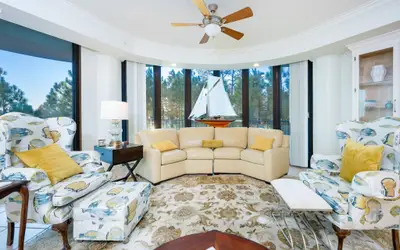 Phoenix on the Bay 1201