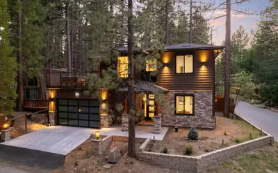 34 - The Maple Crest