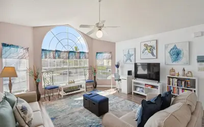 Sweetwater Club 3 Bedroom Condo 7 miles to Disney