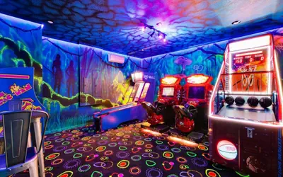 NEW 10 BR/19 Beds Pool+Spa Disney Fireworks View