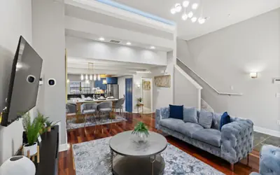 Enchanted Garden Resort 2 Miles from Disney 4 Bedroom Townhome