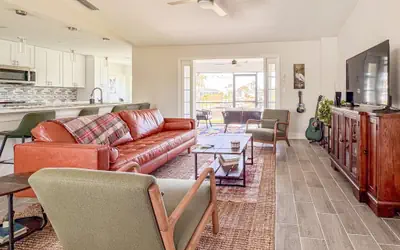 Punta Gorda 3-Bedroom Canalfront Vacation Home with Dock