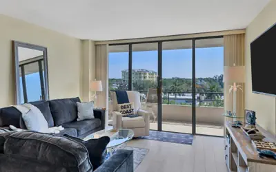 Anchorage Resort 5th Floor 2 bedroom condo with Beach Access