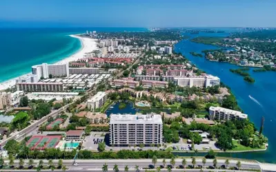 Anchorage Resort Top Floor 2 Bedroom Condo with Gulf Views