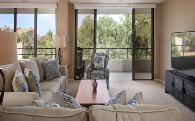 Anchorage Resort 3 Bedroom/3rd Floor Condo with Balcony