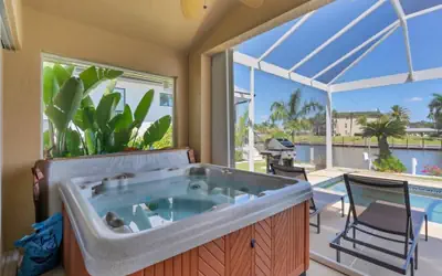 Punta Gorda Isles 3 Bedroom Pool+Hot Tub Home