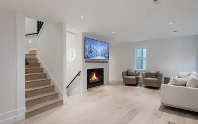 Old Town Luxe Retreat-Walk to Main. Hottub-Casita 173