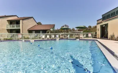 Beautifully Decorated townhome in Sugar Mill NSB