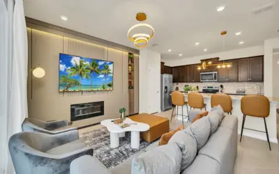 5 Bedroom Townhome With Private Splash Pool!