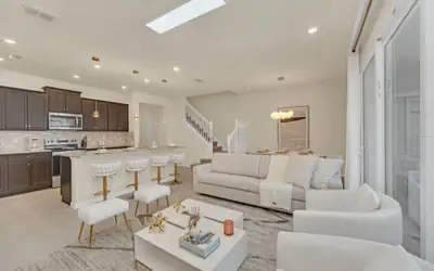 Luxury Home With Splash Pool 5 Bed Townhome!