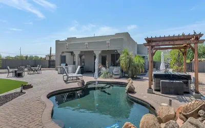 Endless Arizona Sunshine, 4 BR, 3 Bath, Casita, Private Pool and Spa, Fenced Yard