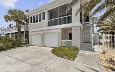 Ocean View 3 Bedroom Home - Pet Friendly