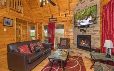 Luxurious Log Cabin Nestled in the Great Smoky Mountains