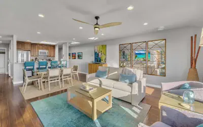 Modern Penthouse Condo w/Ocean Views