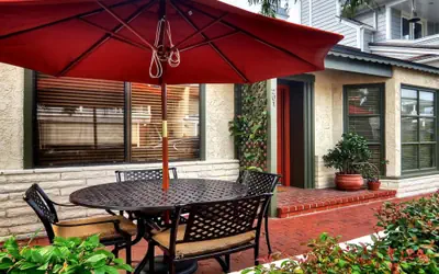 Affordable Quaint Cottage Balboa Island: 201 Ruby