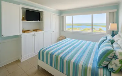 Coastal Comfort | Beachfront Condo