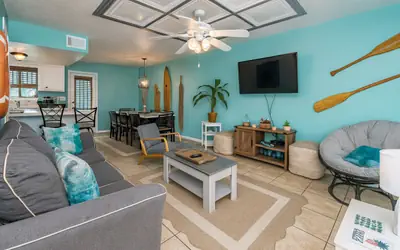 Gone Coastal |Pools|Mini Golf| Sleeps 6