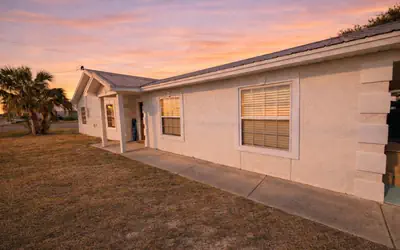 Bid A Wee Palms - Sleeps 12 - Close to the Beach