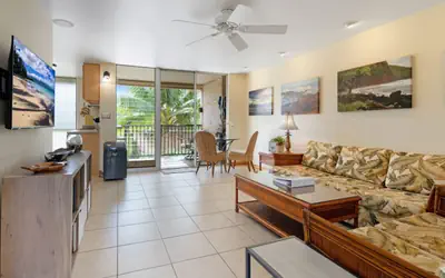 Relaxing and Peaceful Condo, Walk to Beach! KTP302