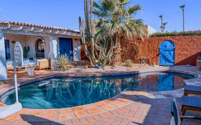 2BR/2BA Pool Pad: Sun Dazed Vibe