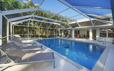 NEW - Top 4 BR waterfront villa with gulf access
