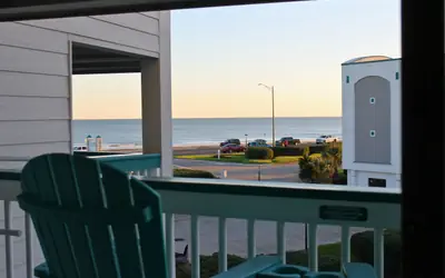 Me Time, We Time (Casa Del Mar #214)
