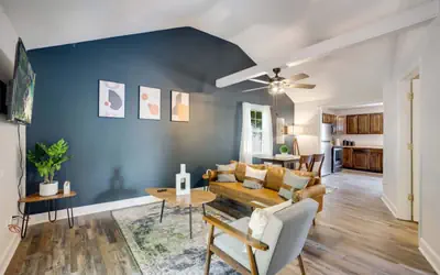 Cozy Oasis of Downtown Clarksville!