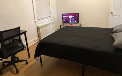 Spacious 2-bedroom apartment with 1-bathroom and private street entrance, MetLife Stadium FIFA World Cup 25 minutes away