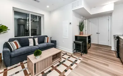 Modern 1BR Suite, Fully Equipped