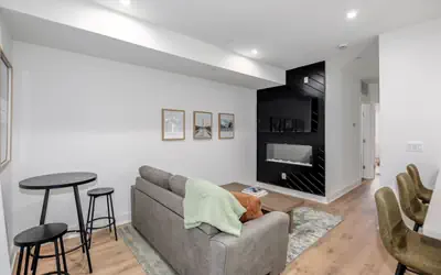 Modern 2BR Cap Hill Suite - 3 Min walk to Metro!