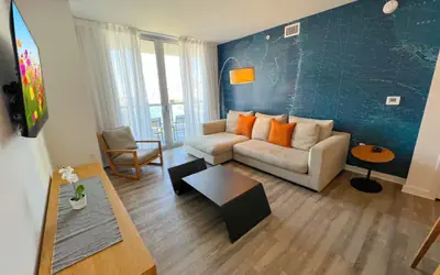 Beautiful Two Bedroom Apartment with Nice View