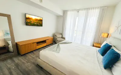 Hallandale Beach 1BR Retreat