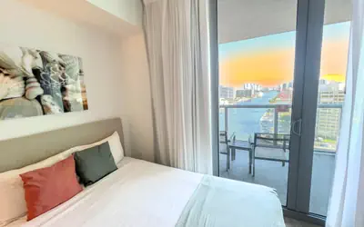 Tranquil Beachwalk Studio