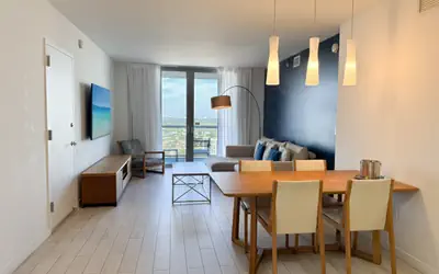 Great 2BD/2BA Apartment with Stunning View