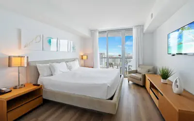 High-Floor Beach Retreat