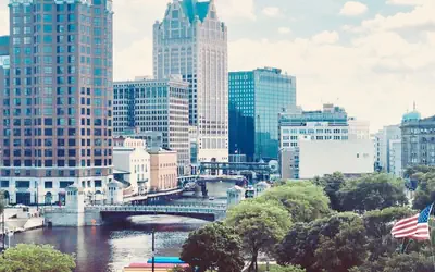 Downtown MKE Vibes • Roomy Stay + Cool Perks