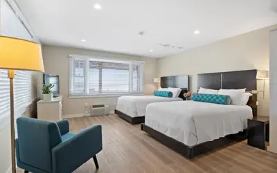 Beachfront Studio | Kitchenette & 2 Double Beds (104)