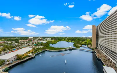 Family and Friends Beach Resort Condo for 8! Just Steps from the Beach!