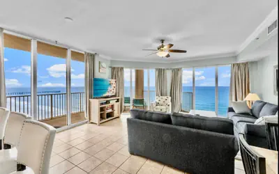 Stunning 3BR/3BA Beachfront Condo! Sleeps 10!