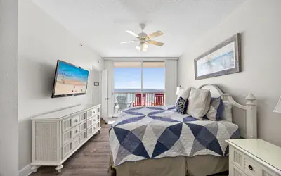 Majestic Resort! Remodeled Beachfront Front 3BR!