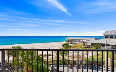 Amazing Gulf Views! Resort Pools • Beach Chairs Service