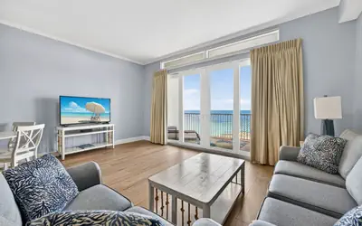Gulf View Resort Penthouse Condo! Beach & Pools