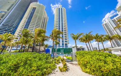 Marenas Beach Resort Private Apartment Side B