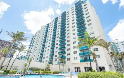 Beautiful apartment by the beach | Sian Residences