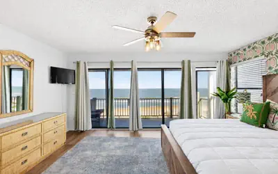 ❤️ The Funky Pelican Direct Oceanfront Retreat Pet Friendly