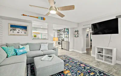 Daytona's Only Container Pool, Fire Pit, Pet-Friendly, Walk to Beach