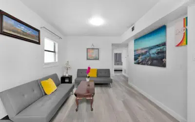 Spacious 5BR Coastal Retreat: 3 King Beds & Private BBQ