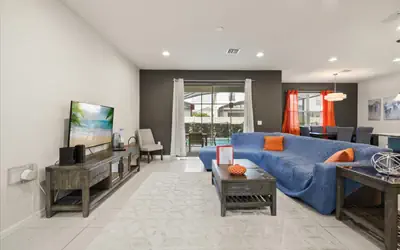 Elegant 5BR Luxury • Private Pool & BBQ • 8 Mins to Disney