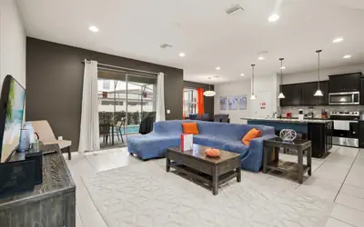 Elegant 5BR Luxury • Private Pool & BBQ • 8 Mins to Disney